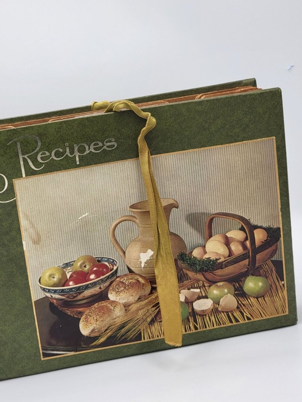 VTG 70s 80s Recipe Organizer with Dividers & Ribbon Closure - Green Cover